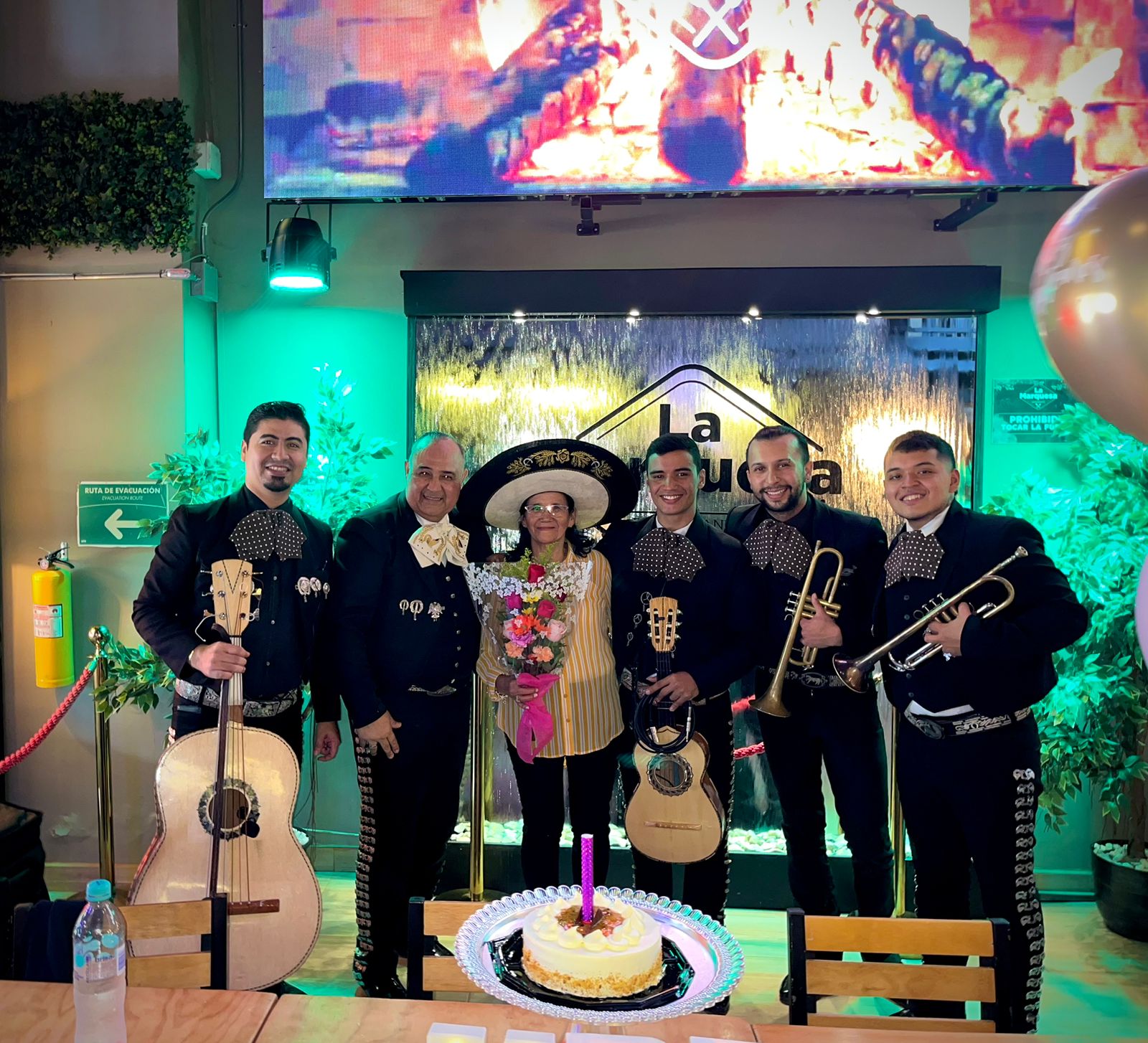 Mariachis en Medellín 24/7 – serenatas inmediatas, el mejor show de música mexicana
