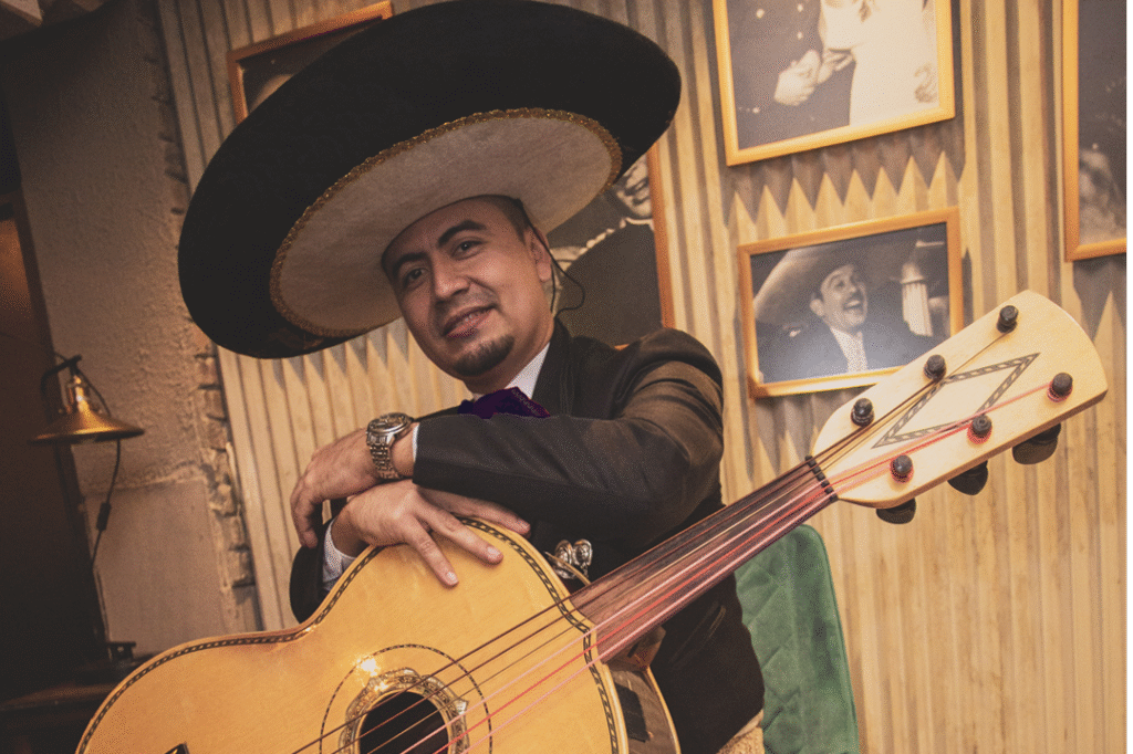 director del mariachi en Itagüí